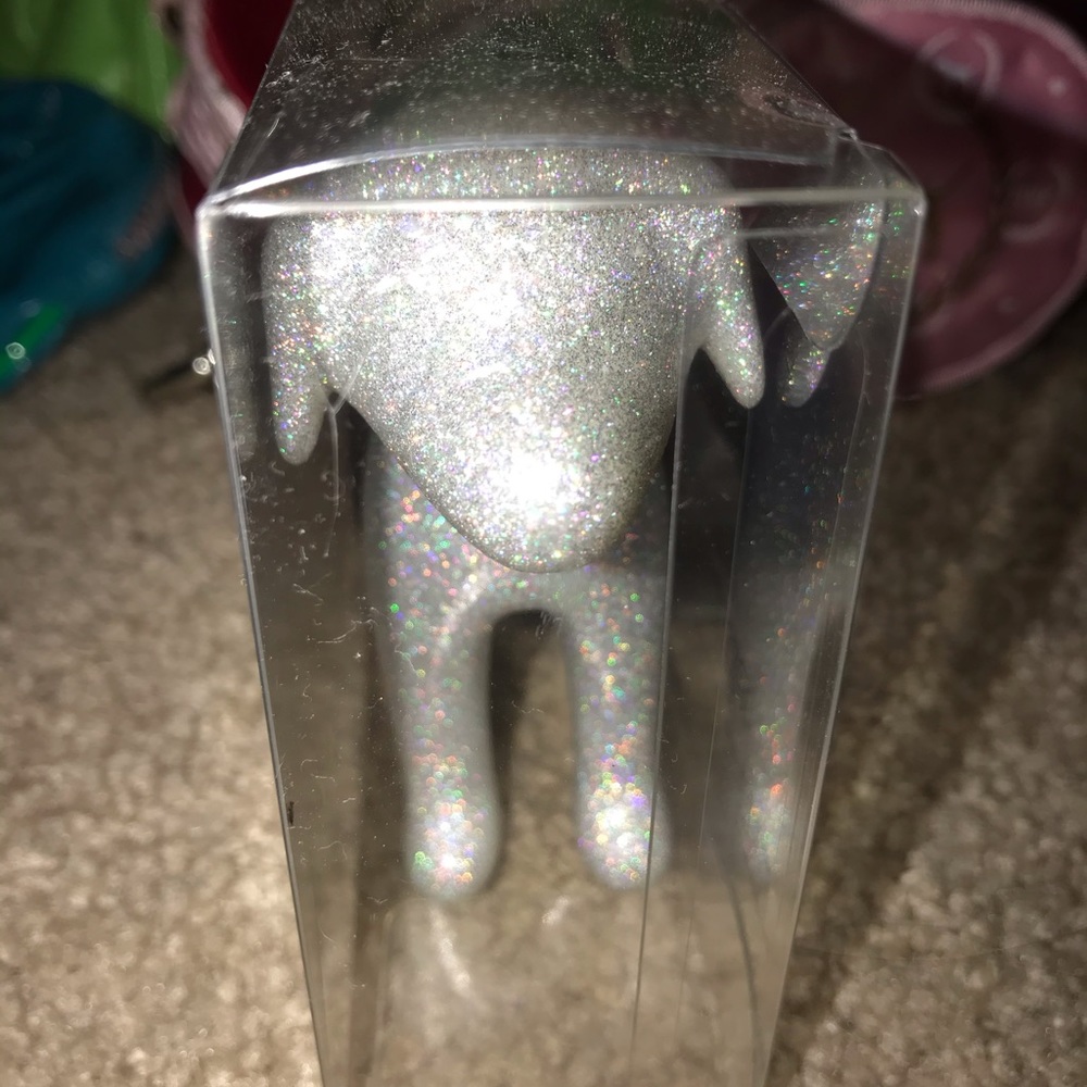 💕NEW Pink VS mini silver 2018 glitter dog ornament💕 - Picture 6 of 8